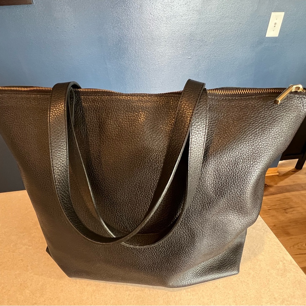 Cuyana Black Zippered Tote